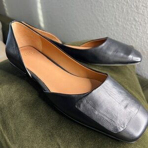 Black Flats with Slip-On Style and Classic Design